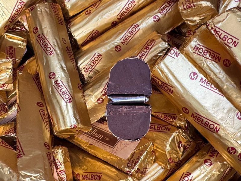 Грецькі цукерки Melbon Bole молочний шоколад з горіховим праліне на вагу (100 грам - 4 шт) 30512 фото