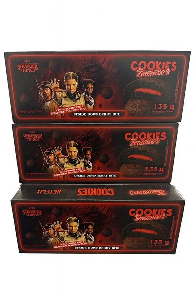 Печенье Yummer's Stranger Things Cookies Cocoa-Strawberry шоколадное с клубничной начинкой 135 грамм 02414 фото
